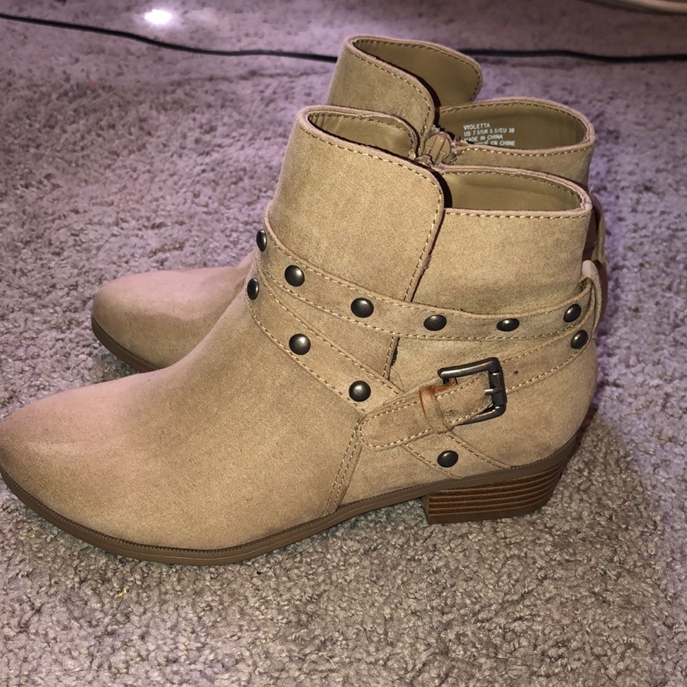 Tan ankle boots, never worn